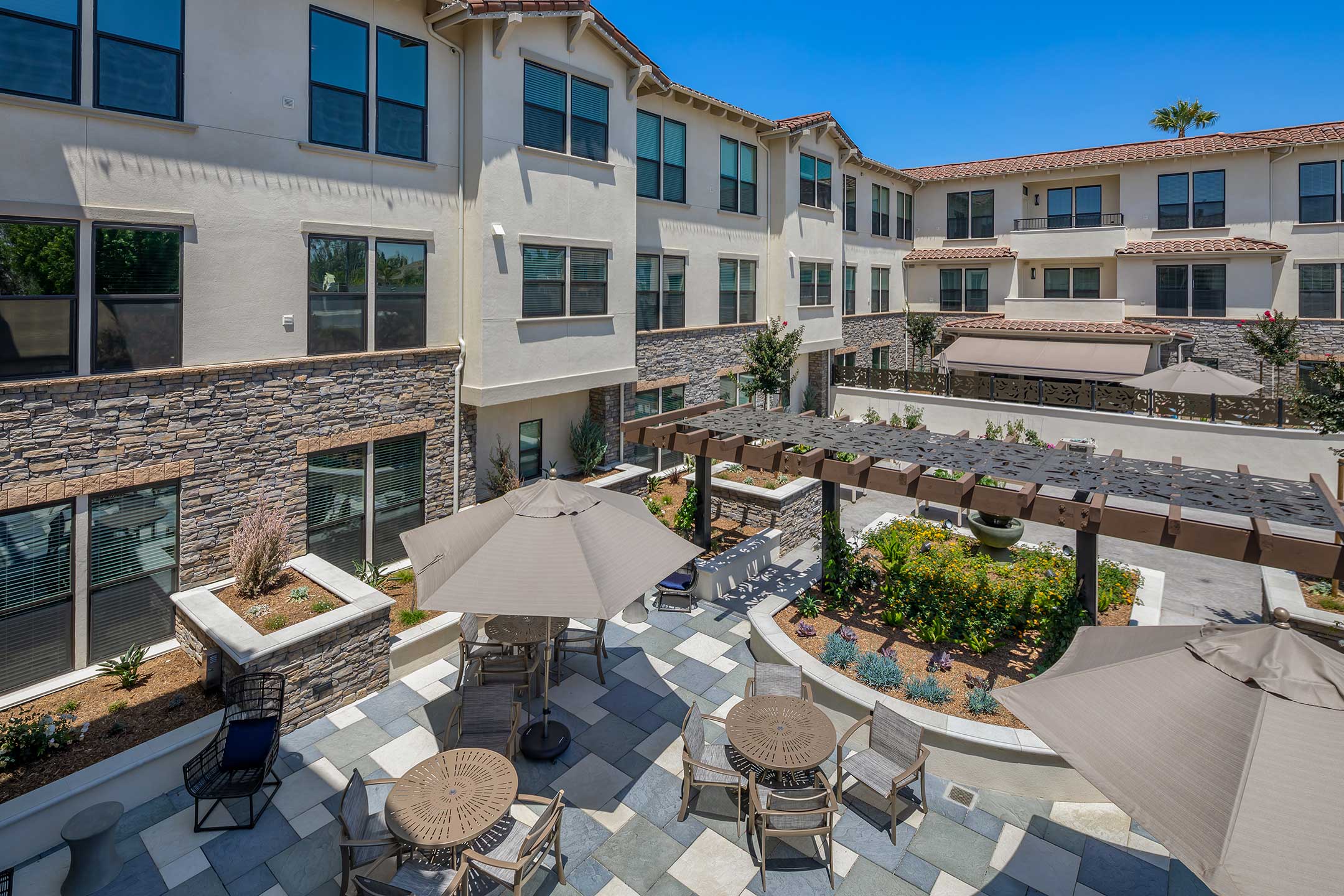 Discover Oakmont of Huntington Beach: A Premier Senior Living Community