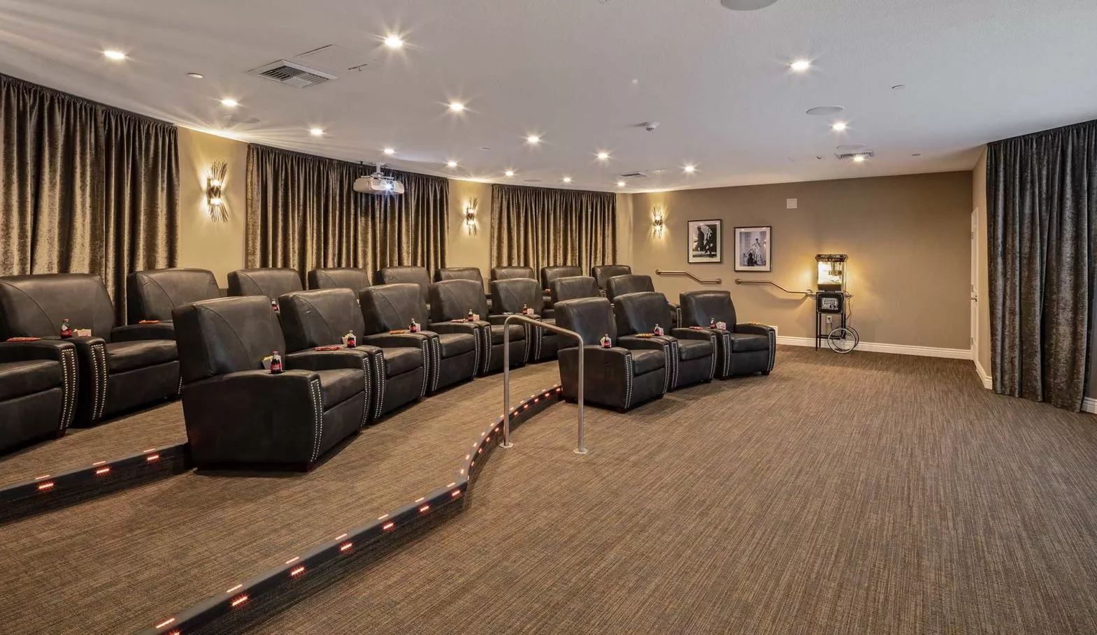 Santianna movie theatre