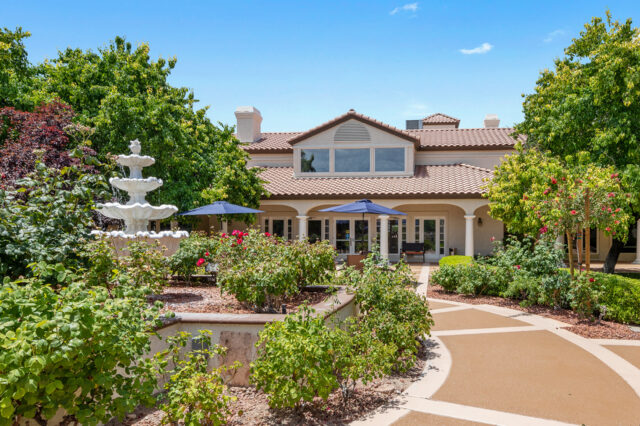 Oakmont of the Lakes