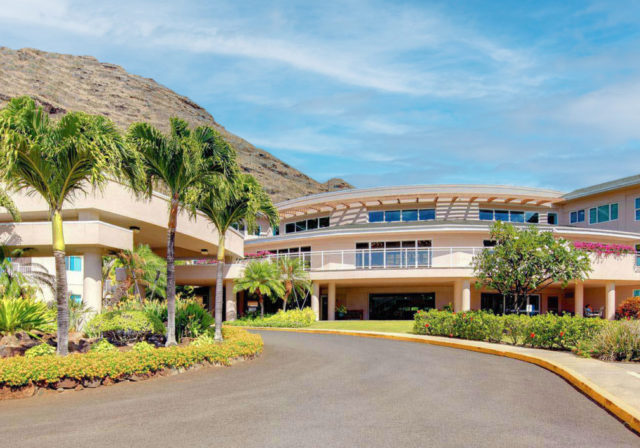 The building entrance to the ivy at Hawaii Kai