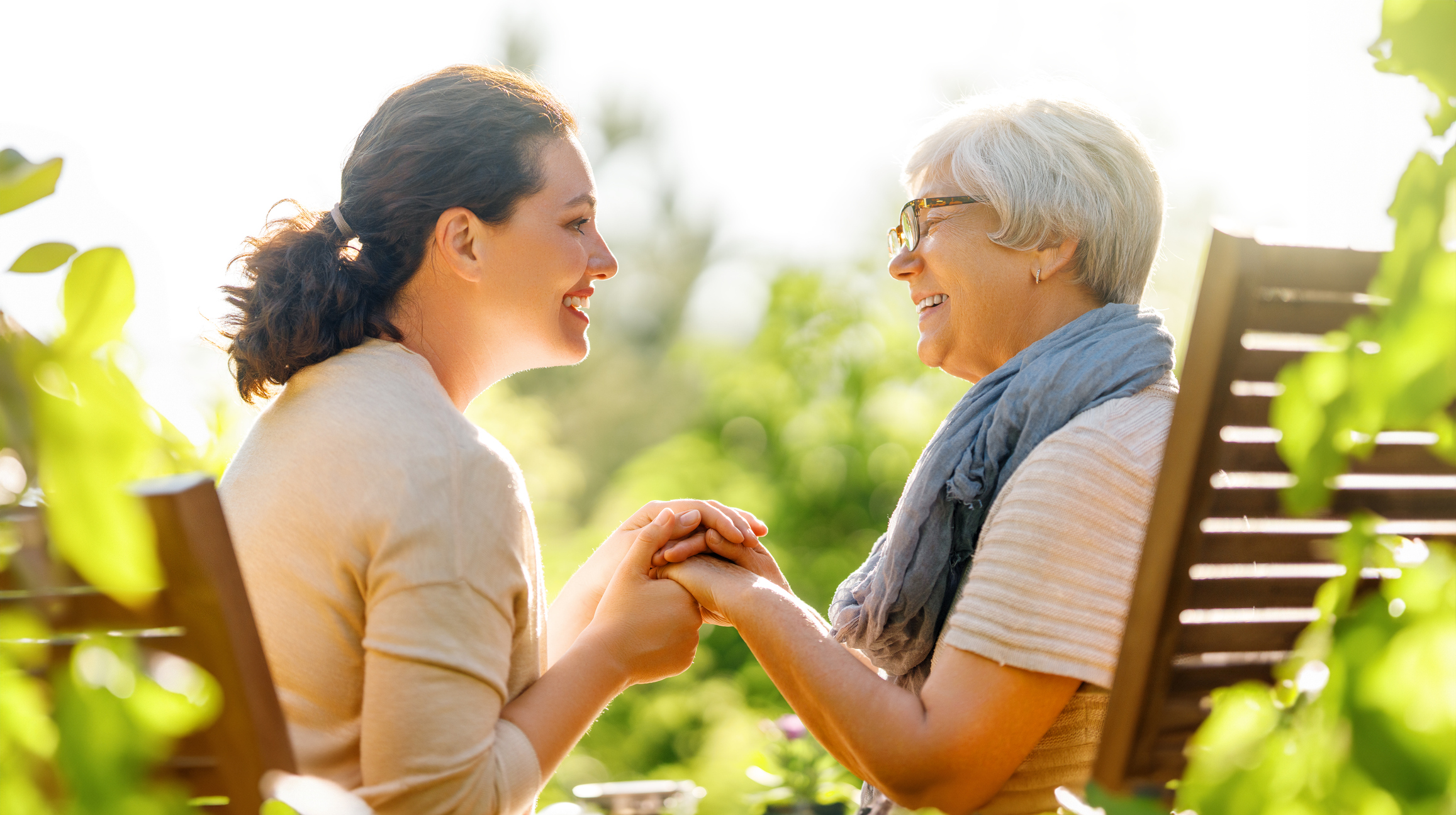 How to Communicate with Someone Who Has Dementia: 8 Helpful Tips